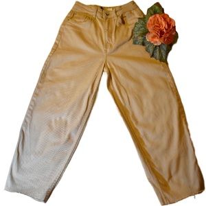 Divided size 0 by H&M Cut legs well loved khaki style pants